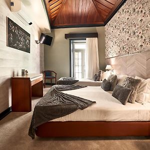 Jose Estevao Hotel
